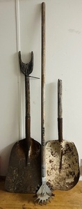 lot 243 image: Two (2) Vintage Shovels &amp Craftsman Gardening Tool