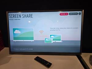 lot 31 image: LG 32LJ550B 32 HDTV Smart LED TV w Remote