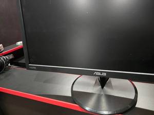 lot 43 image: Lot of 2 ASUS VP228 22 Full HD Monitors