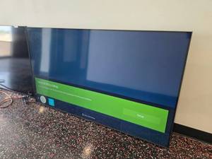 lot 80 image: Samsung 65 Class TU7000 Crystal UHD 4K Smart TV, Model UN65TU7000FXZA