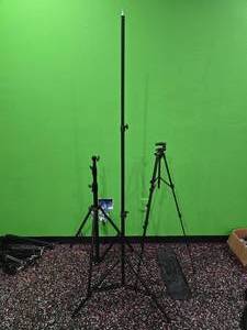 lot 97 image: Lot of 2 Tripod Light Stands & 1 Tripod Camera Stand