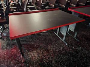 lot 149 image: RedBlack Gaming Desk w Flip Up Wire Storage