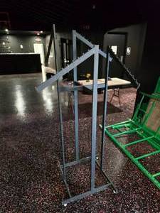 lot 150 image: Metal Clothes Rack