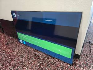 lot 165 image: Samsung 65 Class TU7000 Crystal UHD 4K Smart TV, Model UN65TU7000FXZA