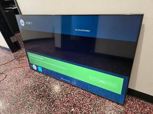 lot 166 image: Samsung 65 Class TU7000 Crystal UHD 4K Smart TV, Model UN65TU7000FXZA