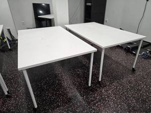 lot 190 image: Lot of 2 Knoll Rolling Tables.  Tables Measure 60 x 36 x 29 (Bid is times the quantity of 2)