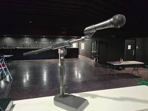 lot 222 image: Shure PGA58 Dynamic Vocal Microphone w Proline Microphone Stand