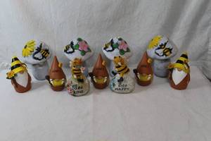 lot 48 image: Gnome and bee lot