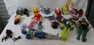 lot 59 image: Mixed lot of toys
