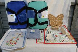 lot 95 image: Mixed lot 2 thermalated packs with bowls serving tray 2 place mats mixer and more see all pictures all unused