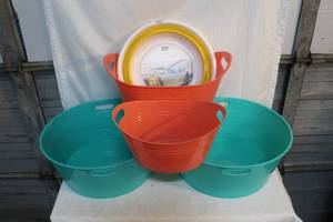 lot 96 image: Large plastic tubes and collapsible cleaning basin