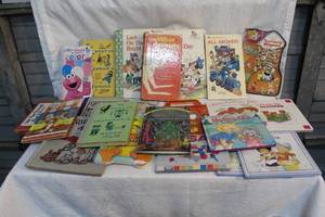 lot 207 image: Large lot of kids books took pictures of them all see all pictures