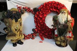 lot 120 image: Christmas lot Santanas and more see pictures