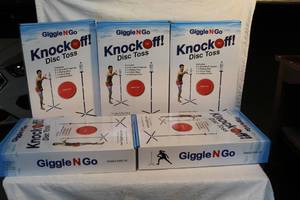 lot 128 image: 5 unopened knock off disc toss games