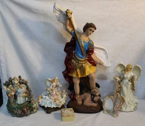 lot 130 image: Angel lot see pictures