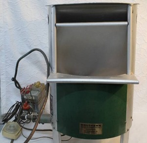 lot 138 image: Southern dodel-C-1 unit heater for greenhouses gas powered