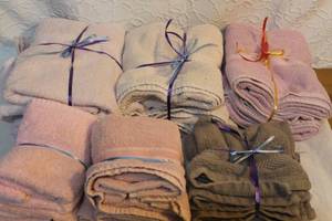 lot 139 image: Bath towels and hand towels