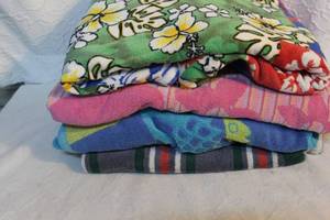 lot 141 image: Beach towels