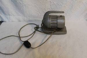 lot 196 image: De Vilbiss air compressor type 501
