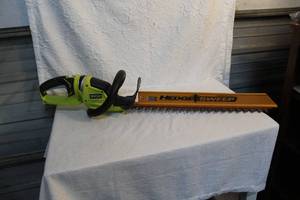 lot 194 image: 18V Ryobi edger has no battery (Tested)