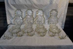lot 188 image: 8-vintage Hazel-Atlas Capri clear glass double flower snack plates. And more see pictures