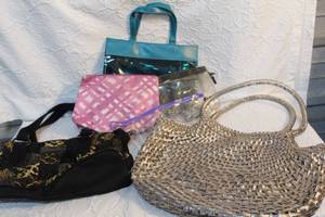lot 173 image: Lot of hand bags see all pictures