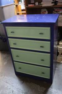 lot 145 image: Dresser there is no back on it but it doesnt stop it from working