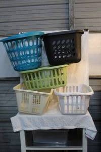 lot 160 image: Laundry baskets