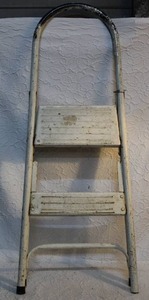 lot 226 image: Step stool ladder