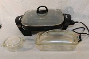 lot 242 image: Electric skillet and Pyrex