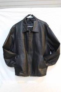 lot 247 image: Mens large leather jacket  with inside pockets