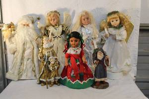 lot 249 image: Lot of Christmas decor