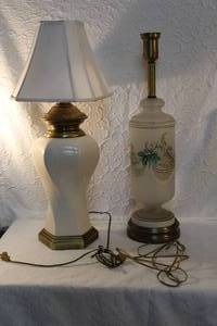 lot 254 image: 2 lamps