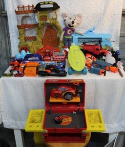 lot 264 image: Mixed lot of toys see all pictures