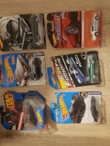 lot 23 image: 6 HOT WHEELS IN ORIGINAL PACKAGES