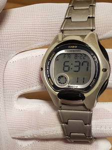 lot 11 image: CASIO WOMENS WATCH
