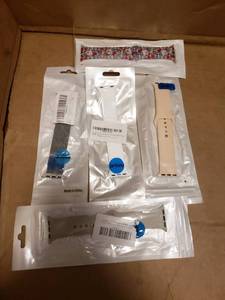 lot 14 image: 4 APPLE WATCH BANDS