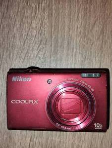 lot 54 image: NIKON COOLPIX CAMERA