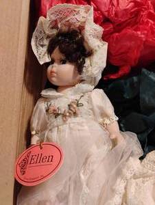 lot 72 image: PORCELAIN DOLL