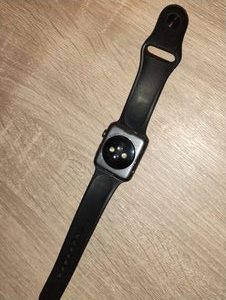 lot 45 image: APPLE WATCH