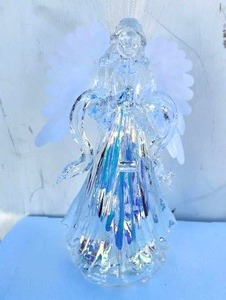 lot 32 image: Glitzhome - Acrylic LED color changing lighted tabletop Angel - 12 H