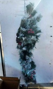 lot 106 image: Glitzhome - 38 Christmas door swag - wreath - garland with berries