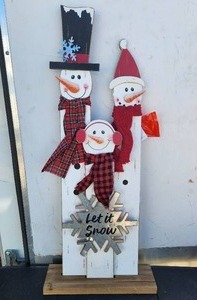lot 154 image: glitzhome - Snowman wooden Christmas decoration