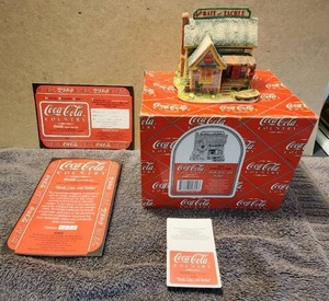 lot 51 image: Vintage 1995 Enesco Coca Cola Country - Hook, Line, and Sinker - Bait Shop - In Box