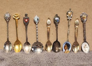 lot 130 image: Selection of collectible spoons