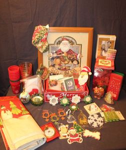 lot 35 image: Christmas Dcor Items