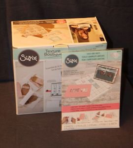 lot 52 image: Sizzix Die Cutting Machine and Cutting Mat