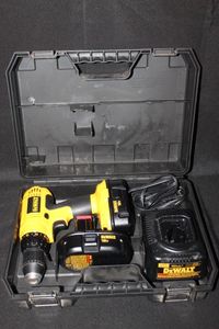 lot 120 image: Dewalt Cordless Drill in Case with Battery and Charger