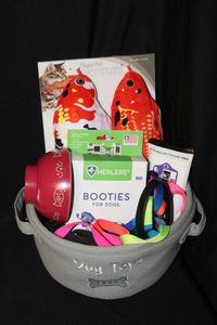 lot 142 image: Pet Toys and supplies