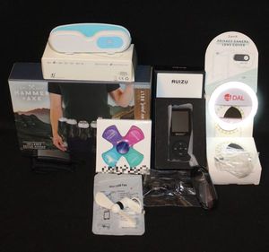 lot 143 image: USB Gadgets